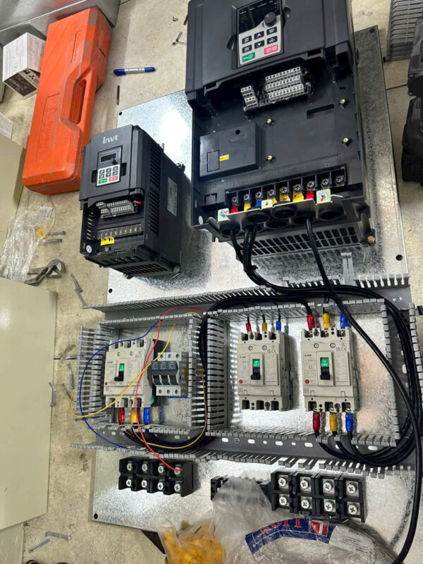 Tủ biến tần điều khiển động cơ